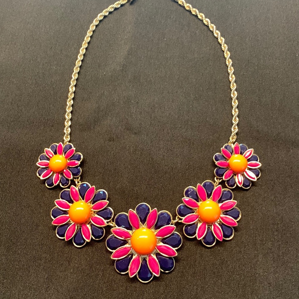 BR Flower Necklace